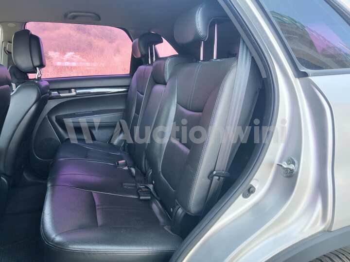 Kia Sorento 2010 — 52