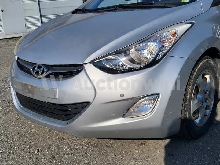 Hyundai Avante 2013 — 11