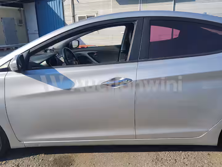 Hyundai Avante 2013 — 14