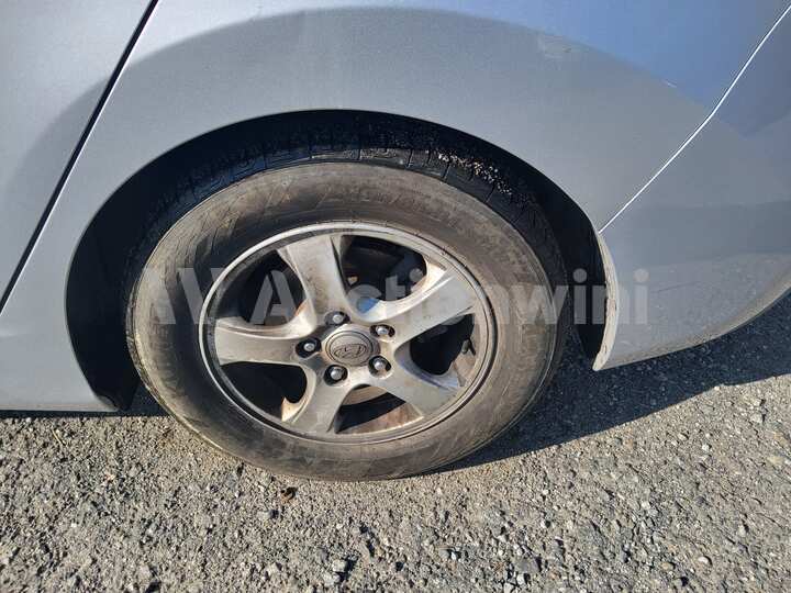 Hyundai Avante 2013 — 15