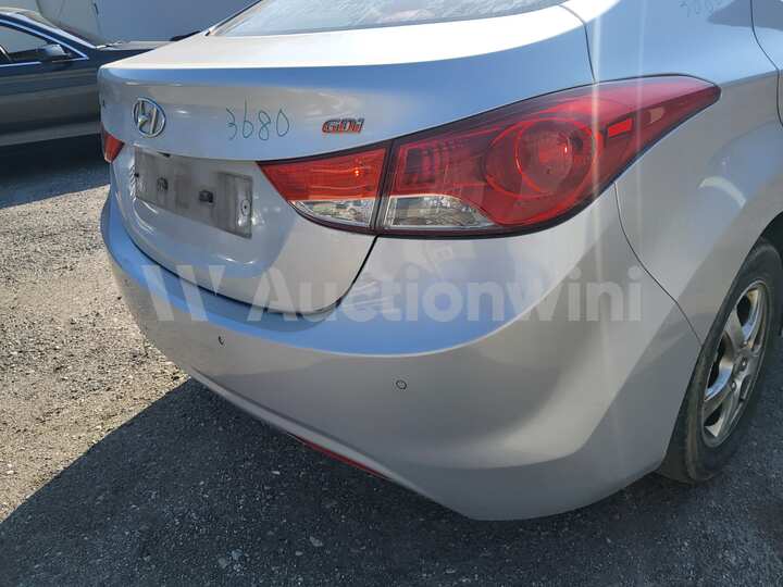 Hyundai Avante 2013 — 17