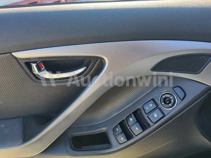 Hyundai Avante 2013 — 34