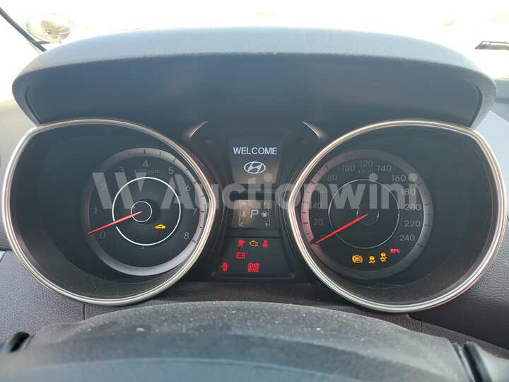 Hyundai Avante 2013 — 37