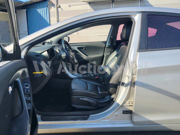 Hyundai Avante 2013 — 46
