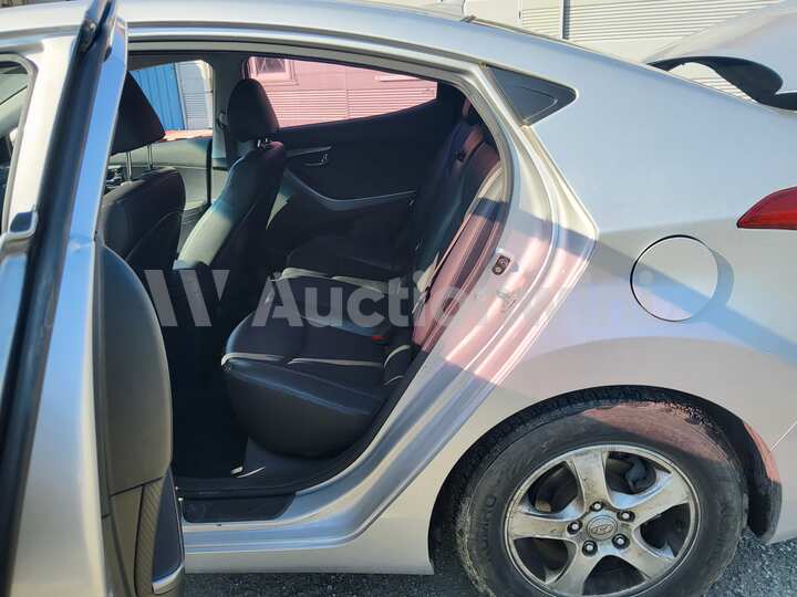 Hyundai Avante 2013 — 48