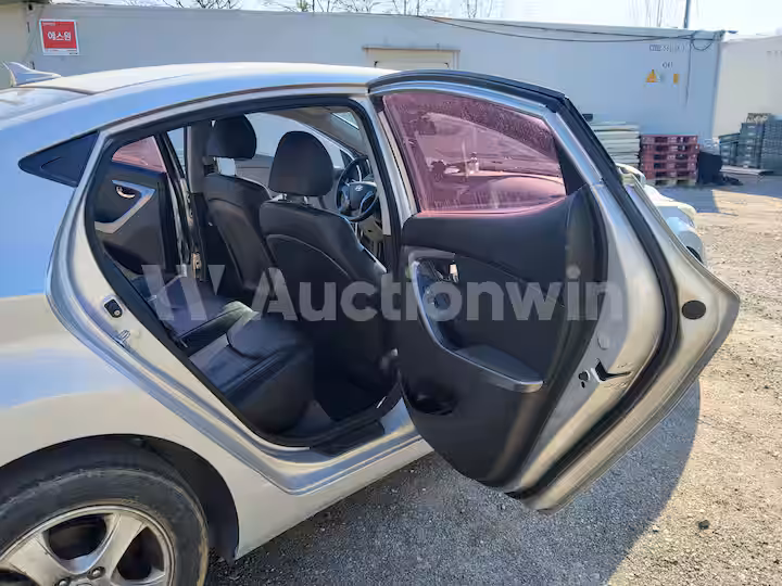 Hyundai Avante 2013 — 55