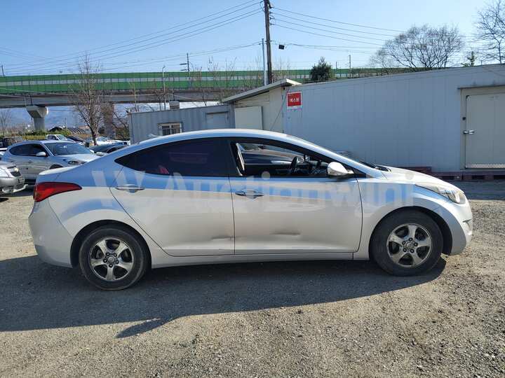 Hyundai Avante 2013 — 7