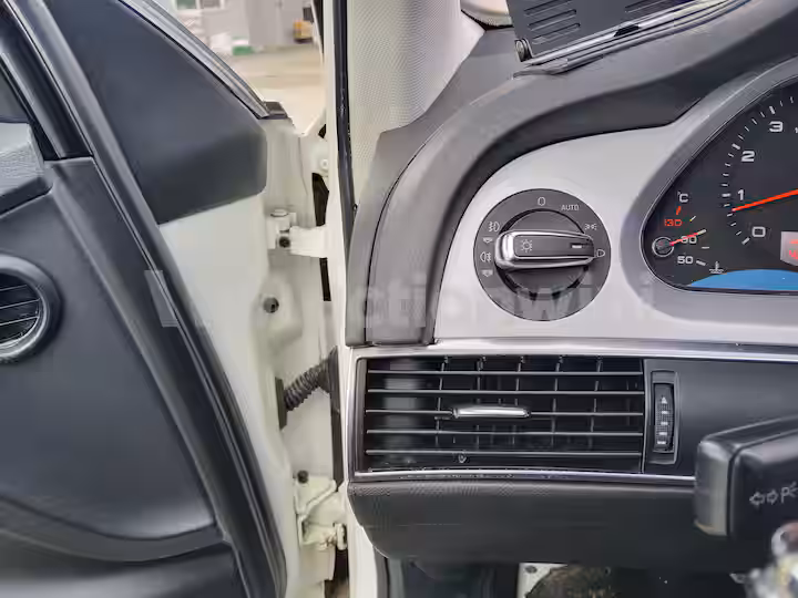 Audi A6 2011 — 36