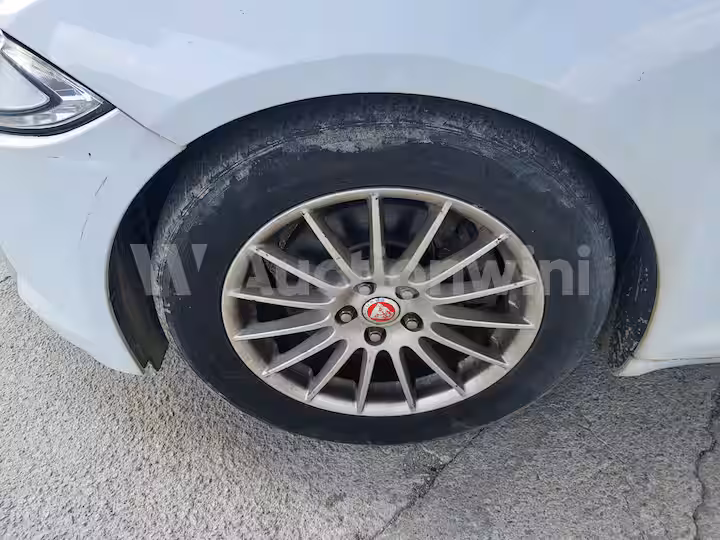 Jaguar XF 2014 — 13
