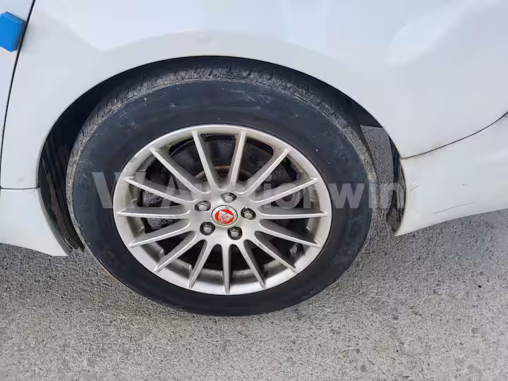 Jaguar XF 2014 — 15