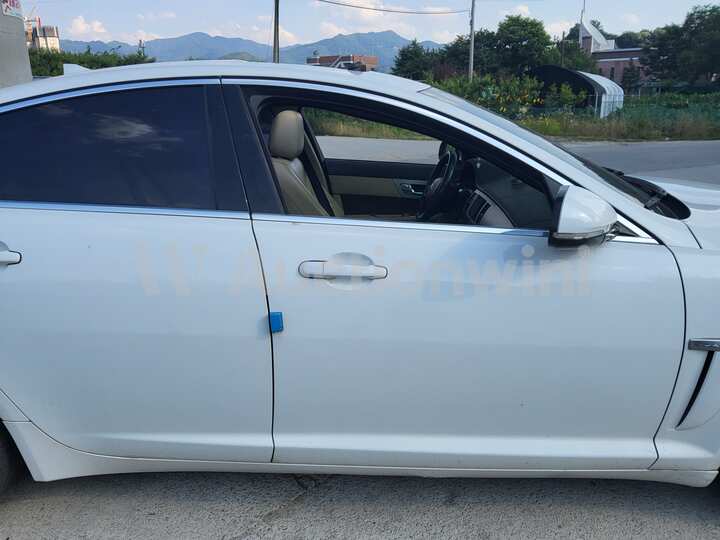 Jaguar XF 2014 — 19