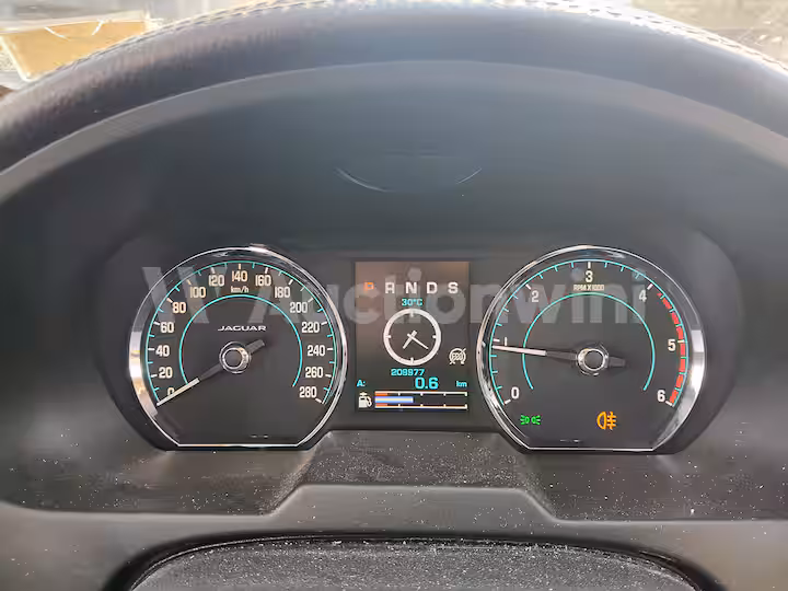 Jaguar XF 2014 — 37