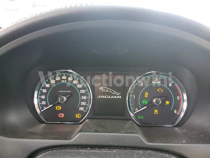 Jaguar XF 2014 — 38
