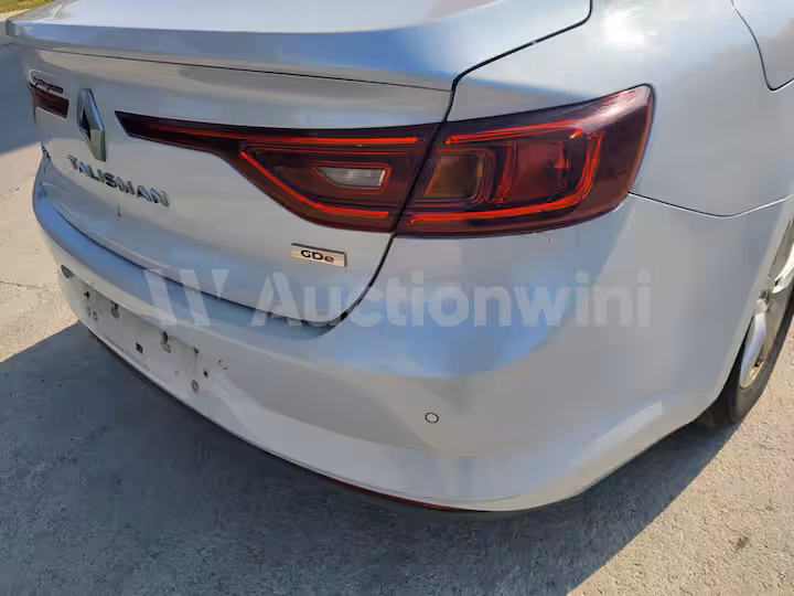 Renault SM6 2016 — 17