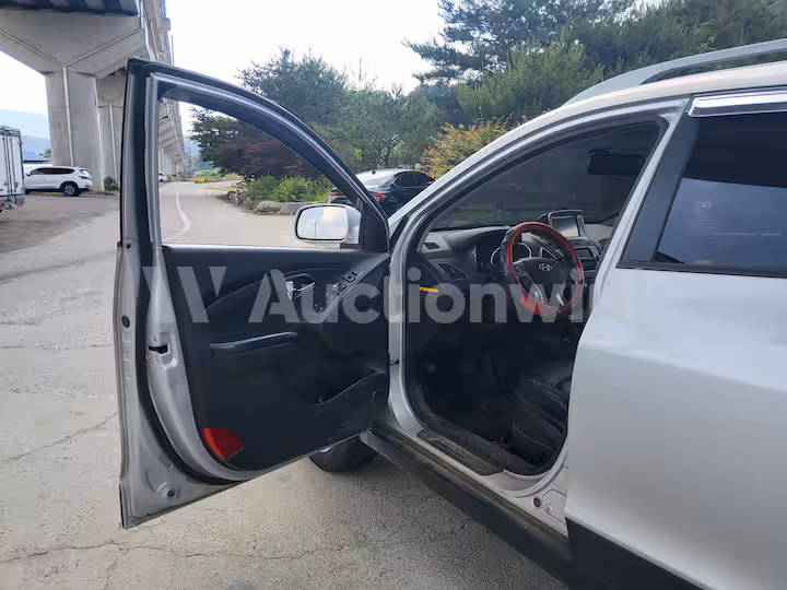 Hyundai Tucson 2013 — 48