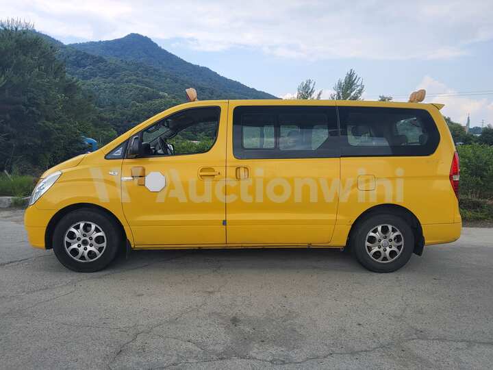 Hyundai Starex 2011 — 2