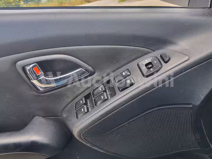 Hyundai Tucson 2011 — 34