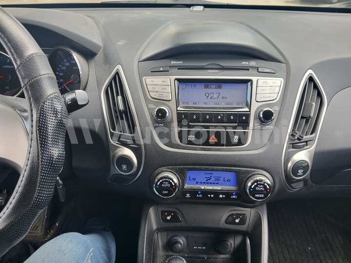 Hyundai Tucson 2011 — 40