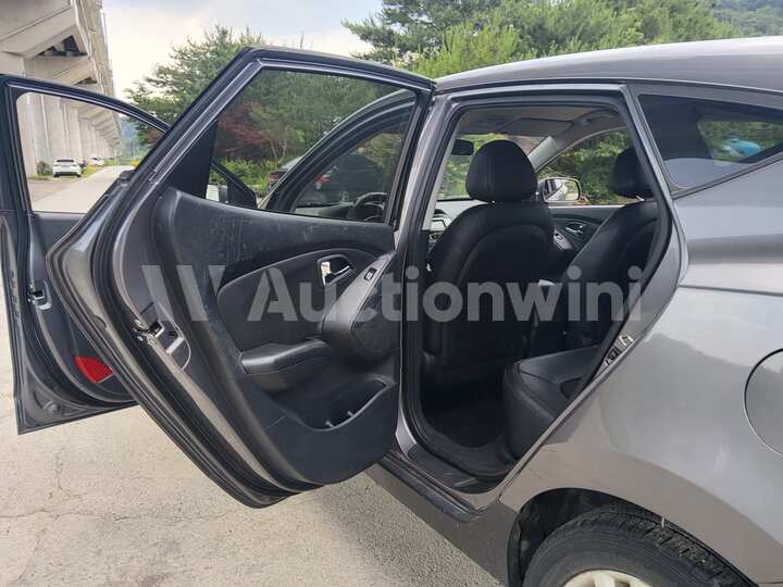 Hyundai Tucson 2011 — 46
