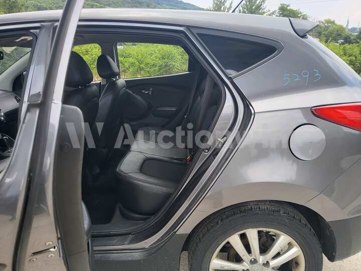 Hyundai Tucson 2011 — 47