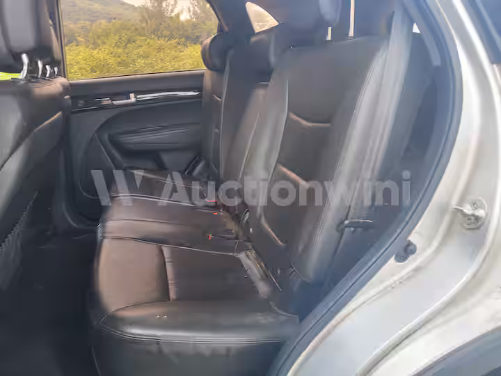 Kia Sorento 2011 — 52