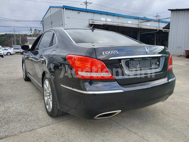 Hyundai Equus 2010 — 3