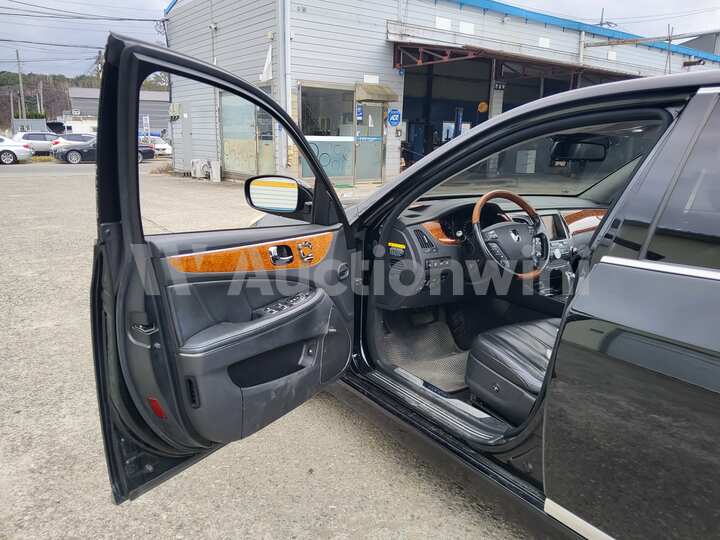 Hyundai Equus 2010 — 50