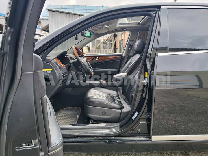 Hyundai Equus 2010 — 51