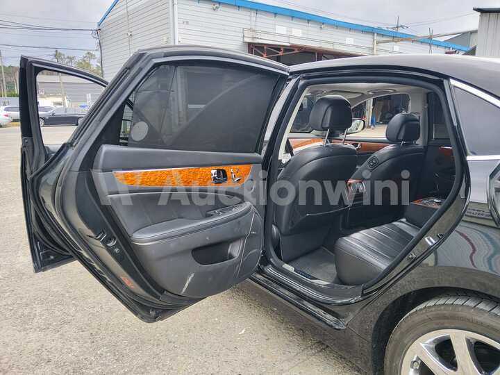 Hyundai Equus 2010 — 52
