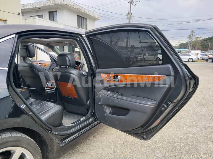 Hyundai Equus 2010 — 58
