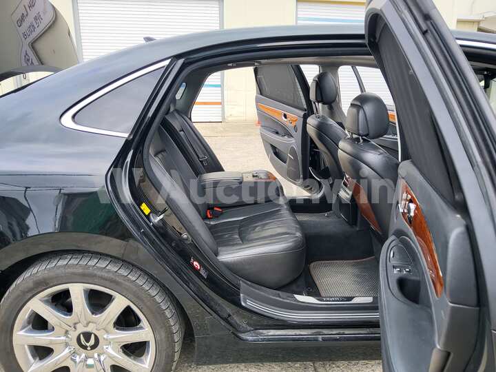 Hyundai Equus 2010 — 59
