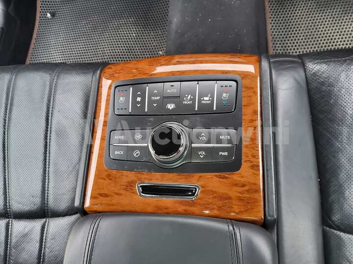 Hyundai Equus 2010 — 60