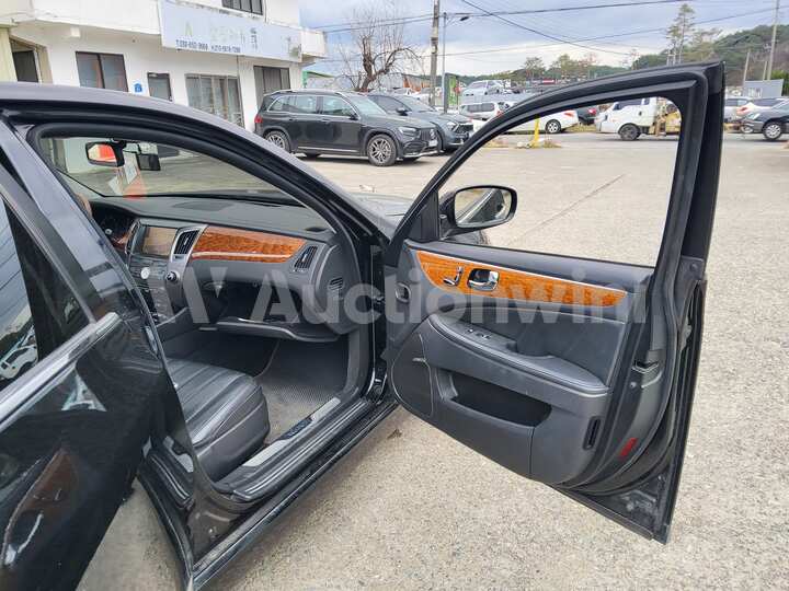 Hyundai Equus 2010 — 61