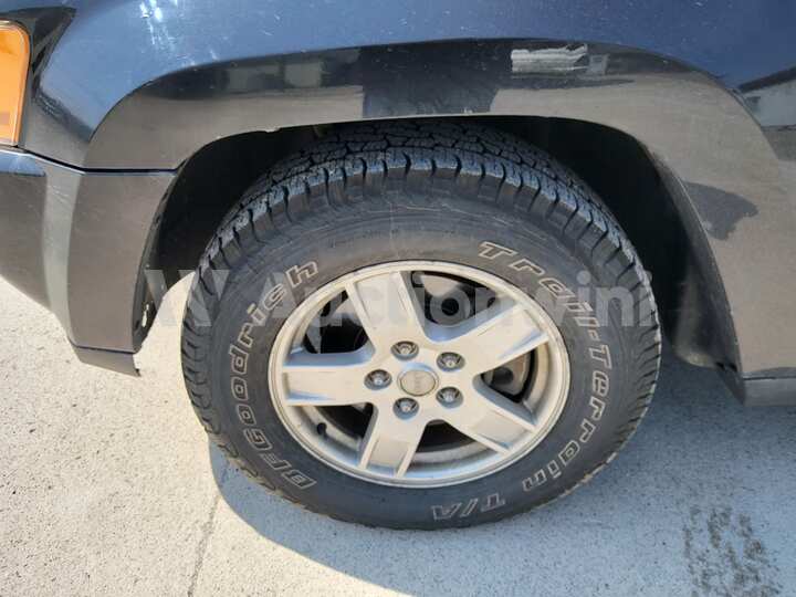 Jeep Cherokee 2006 — 13
