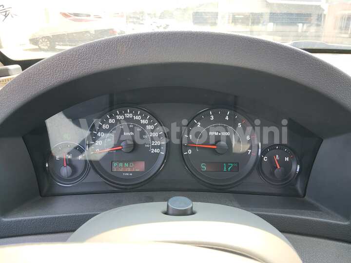 Jeep Cherokee 2006 — 36