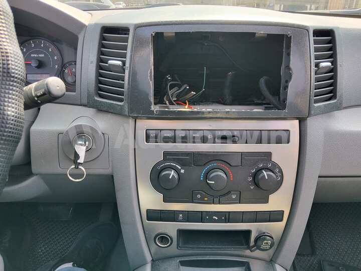 Jeep Cherokee 2006 — 40