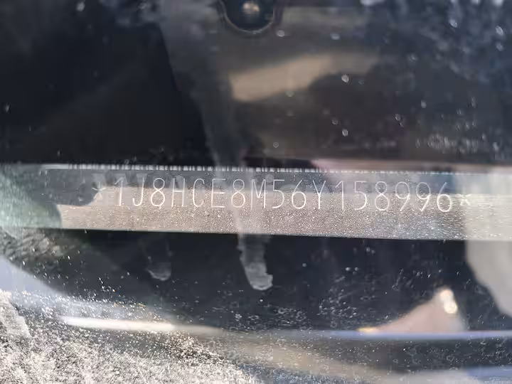 Jeep Cherokee 2006 — 32