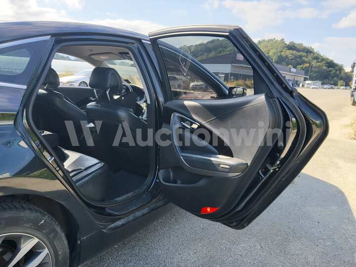 Hyundai Grandeur 2012 — 57