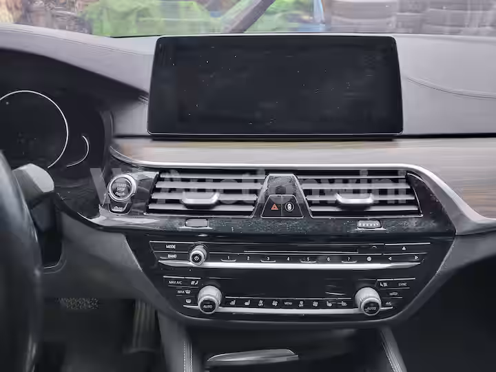 BMW 5 Series 2018 — 40