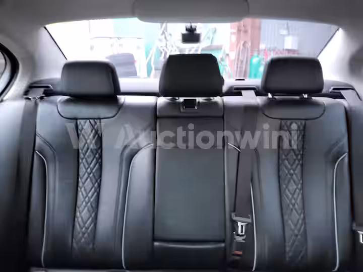 BMW 5 Series 2018 — 44