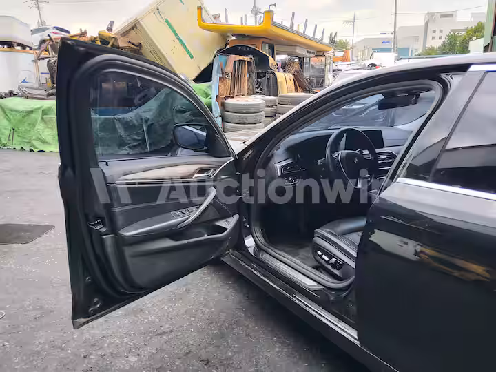 BMW 5 Series 2018 — 47