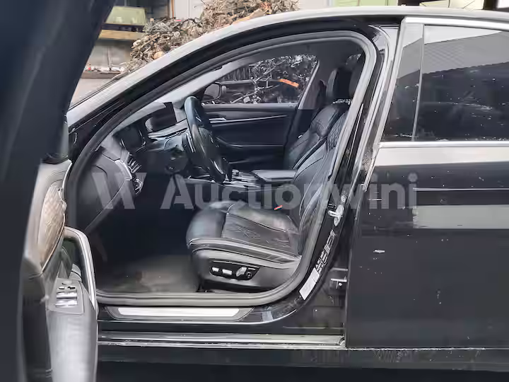 BMW 5 Series 2018 — 48