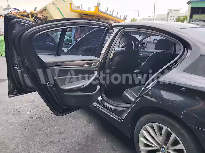 BMW 5 Series 2018 — 50