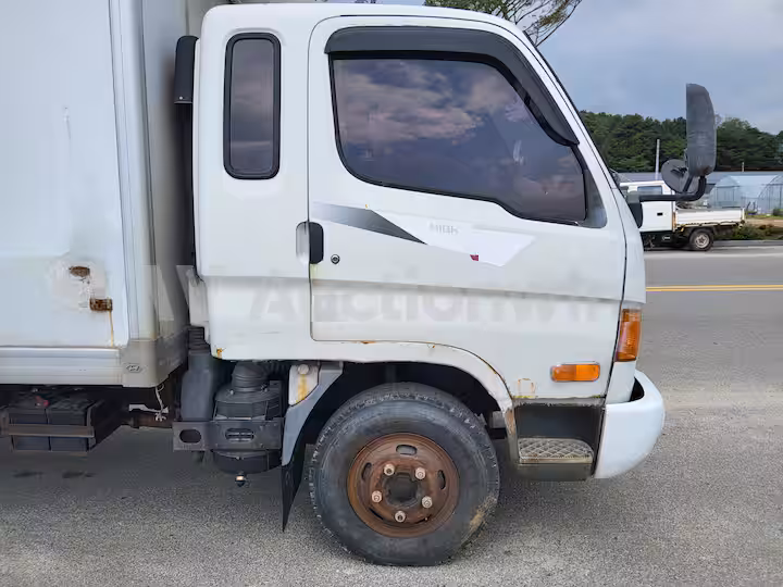 Hyundai Mighty 2013 — 19
