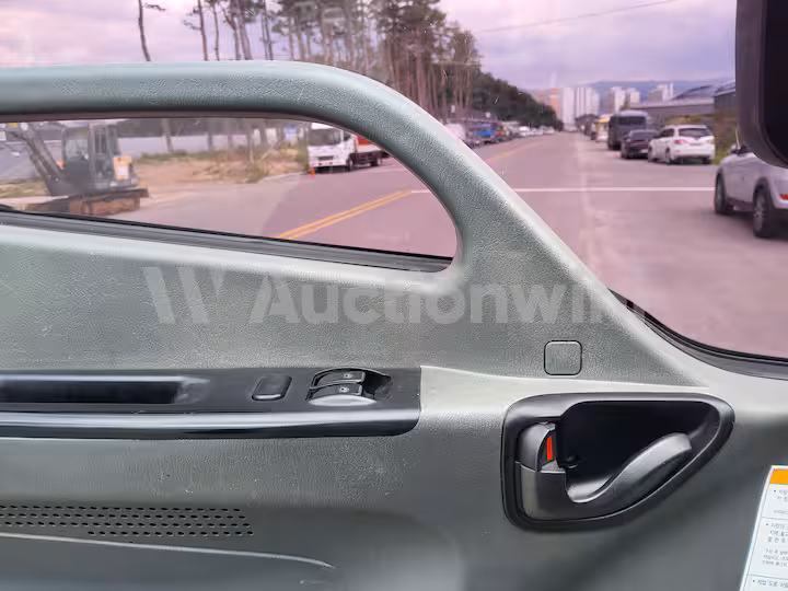 Hyundai Mighty 2013 — 39