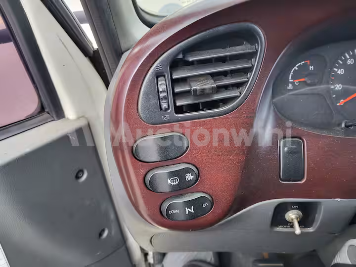 Hyundai Mighty 2013 — 40