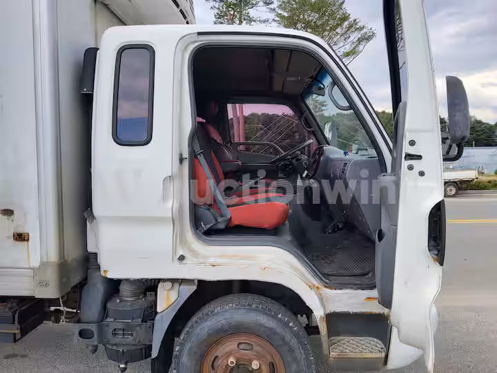 Hyundai Mighty 2013 — 60