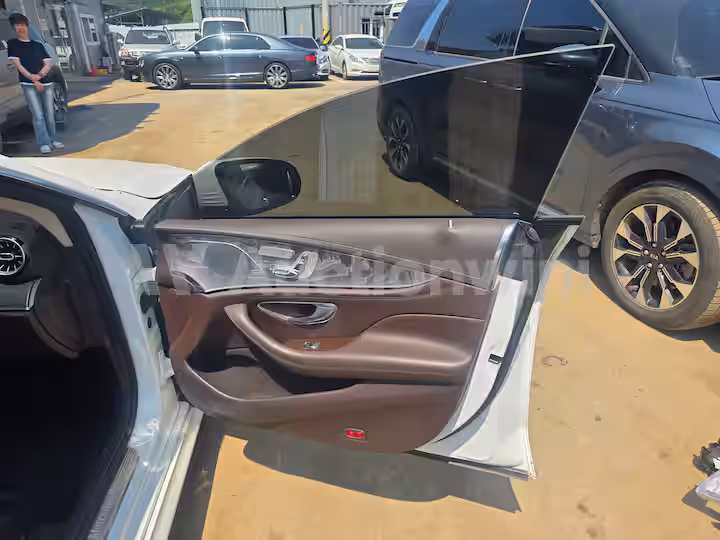 Mercedes Benz CLS Class 2019 — 13