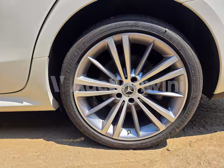Mercedes Benz CLS Class 2019 — 26