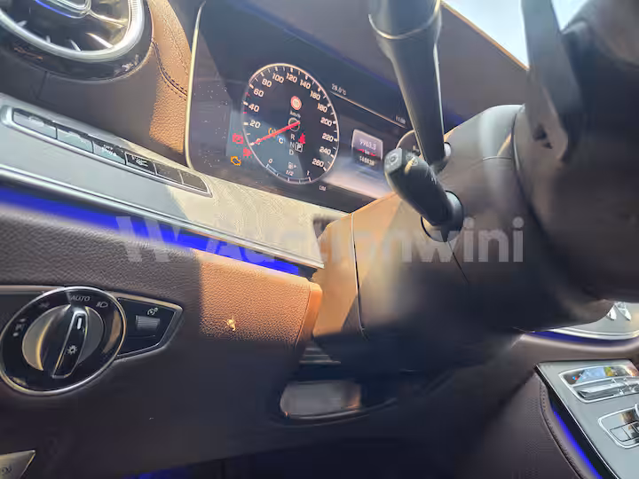 Mercedes Benz CLS Class 2019 — 32
